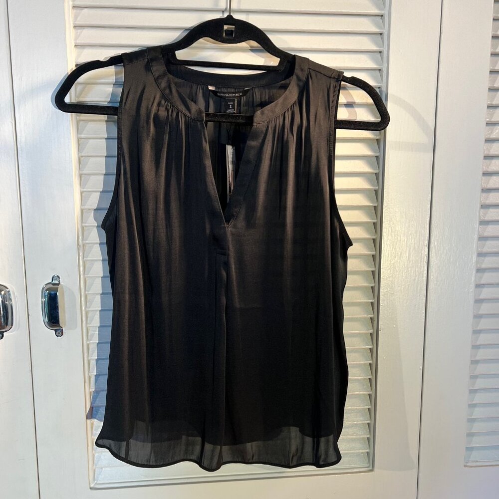 Banana Republic Black Sleeveless Blouse – Small Petite – NWT